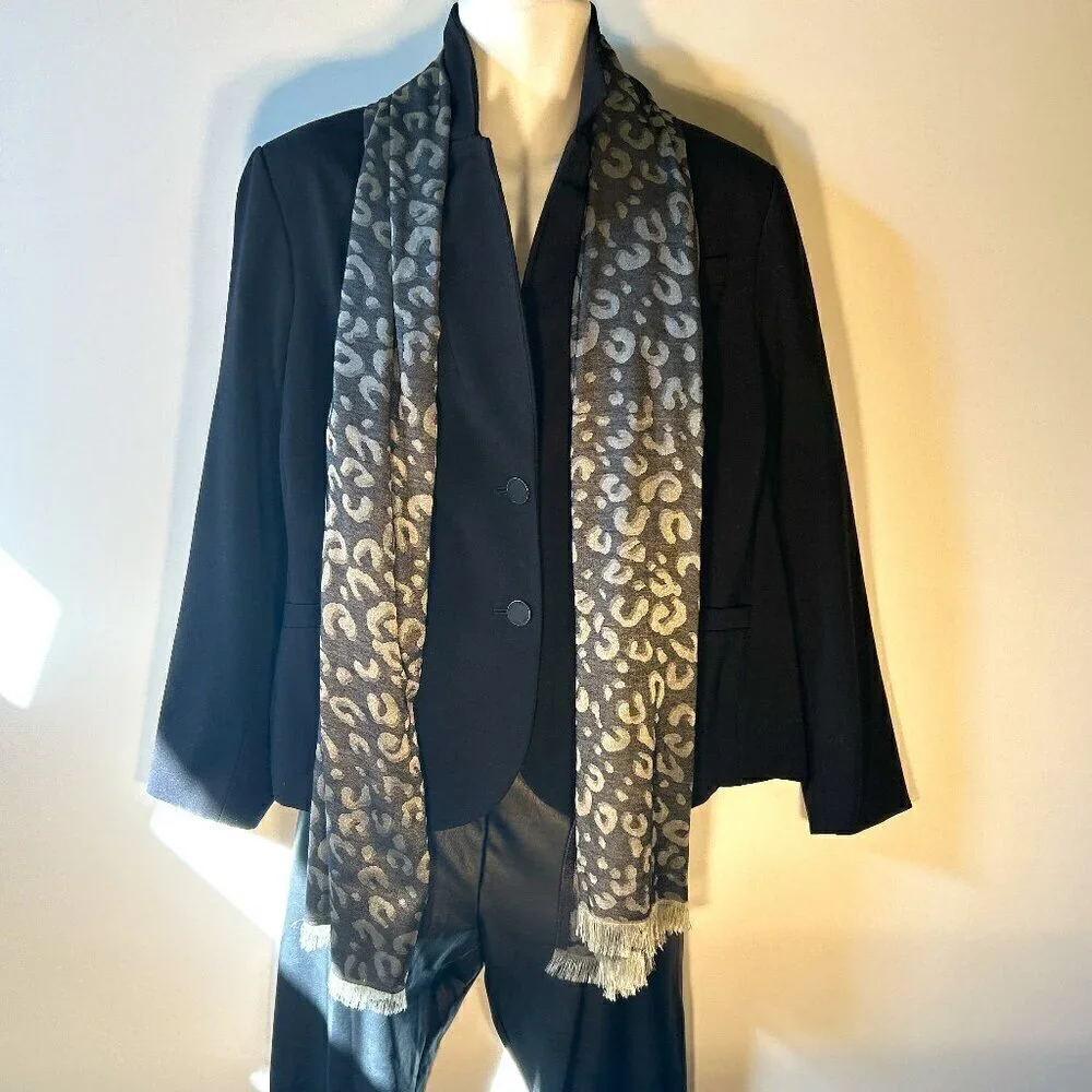 Reversible Leopard Animal Print Silky black/silver scarf-wrap Parisian Chic